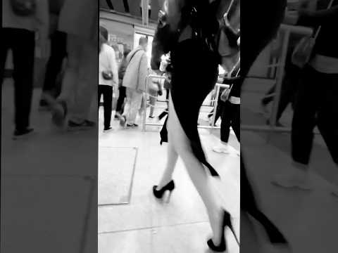 Please stand back from the platform doors 👠