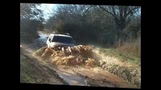 preview picture of video 'Fj Cruiser Fun in the Mud'