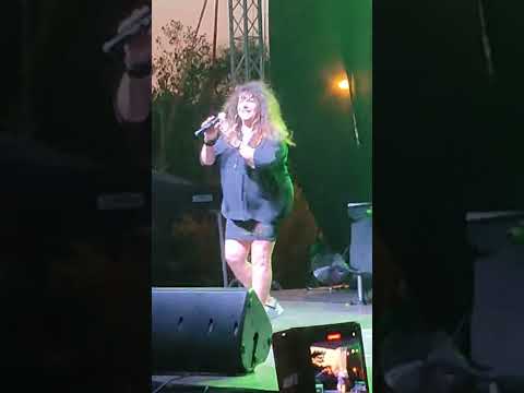 Pàlinka-fesztivál( Földes)2022.08.06.( Zalatnay Sarolta) koncert.  "fradika Hajnal)