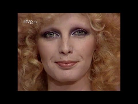 Video thumbnail for Una Locura (Versión España)