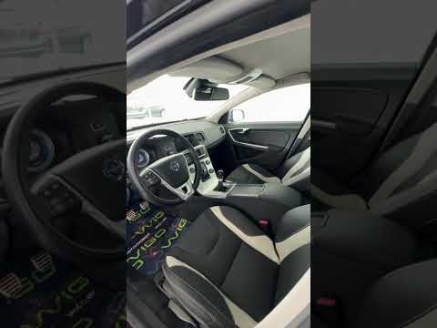 фото volvo v60 i 0