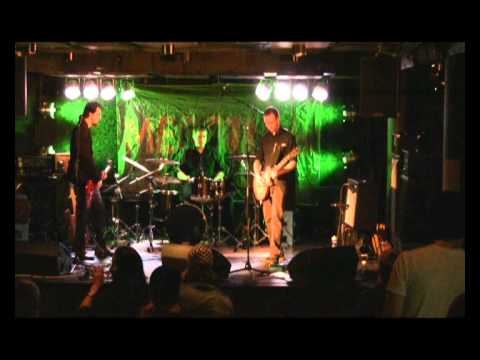 Acid Elephant - Red Carpet Lane (live at Klubi, Turku - 8.2.2011)