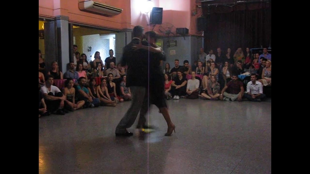 ANDRÉS LAZA MORENO y LUCIANA ARREGUI en Viva La Pepa Milonga (2/4)