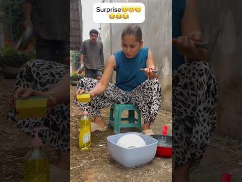 Surprise😬😂😂เธอเล่นอะไร #funny #family #comedy #funnyshorts #fun #fyp