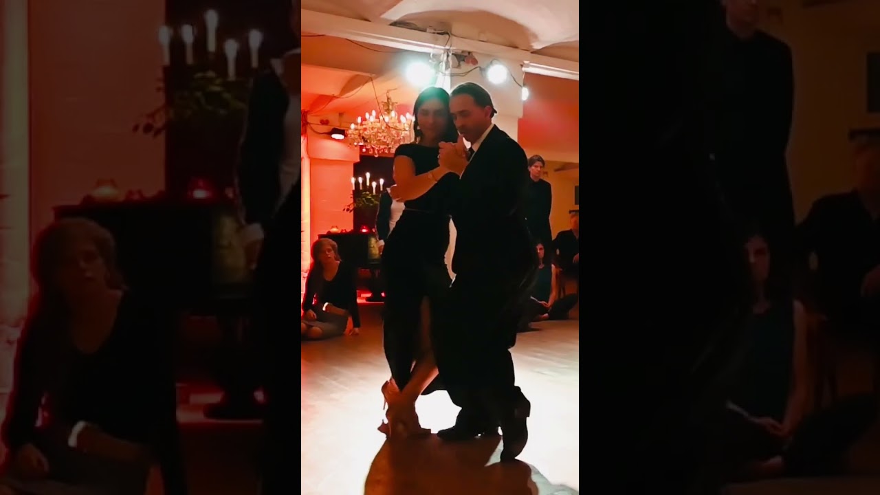 Tango Vals. Loop de Ganchos Mujer. Gustavo Rosas. Demo con Cornelia Roy en TangoLoft.NOV 2025.Berlin