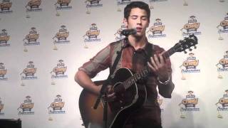 M EXCLUSIVE - Nick Jonas Performs an Acoustic Version of &quot;Last Time Around&quot;