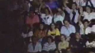 JULIO IGLESIAS SINGS LA NAVE DEL OLVIDO (LIVE IN CARACAS 1988)