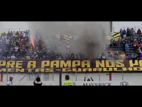 Torcida Os Pampas na final da Taça das Favelas