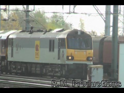 EWS liveried 66068 and 92037 move around Crewe 25-11-11