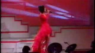 Selena cantando Ya ves en el Tejano music awards 1992