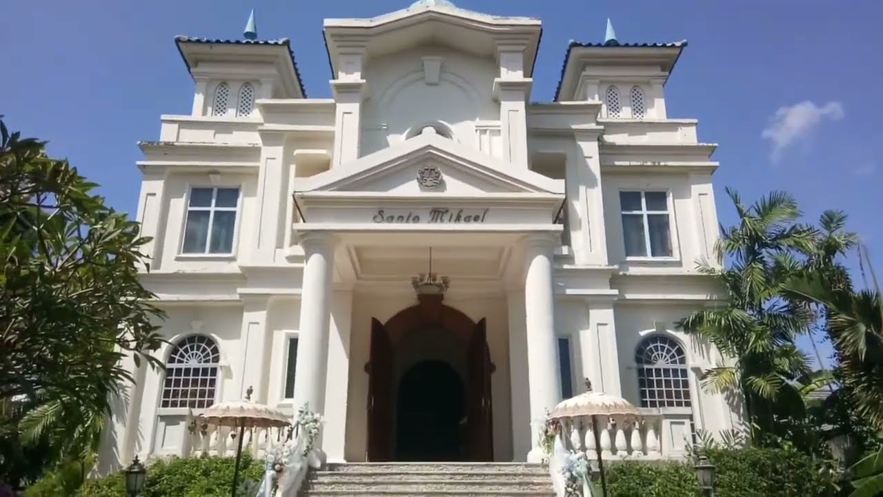 Experience a virtual tour of Santo Mikael Church.