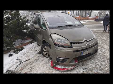 Kolizja na Rondzie Bankowym - 15.02.2021