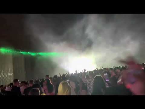 Armin van buuren - leave a little love - Tarzan live at Creamfields 2022