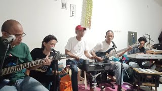 Download lagu 2002 - Godbless covering mp3