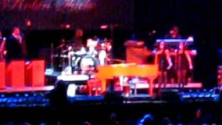 2 Love Birds - Robin Thicke (Live Performance)