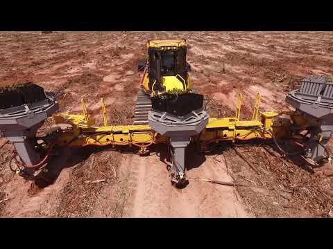Komatsu D61EM with 3X Bracke planter