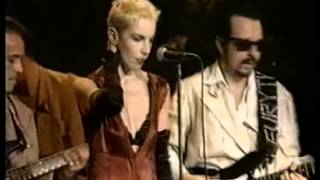 Eurythmics - Love Is A Stranger (Live In Rome 1989)