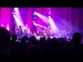 Dispatch performs Josaphine with fan back-up singers