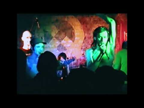 Vismaz Trīs Vārdi - Koncertā @ Rīga, klubs Depo | 2005-12-14