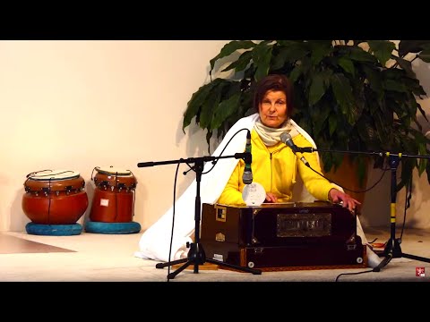 Satsang und einfache Mantra Meditation mit Shaktipriya - Live Satsang 07:00 Uhr 02.06.2020