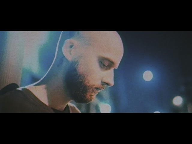 Video zu 'Infinity' ansehen