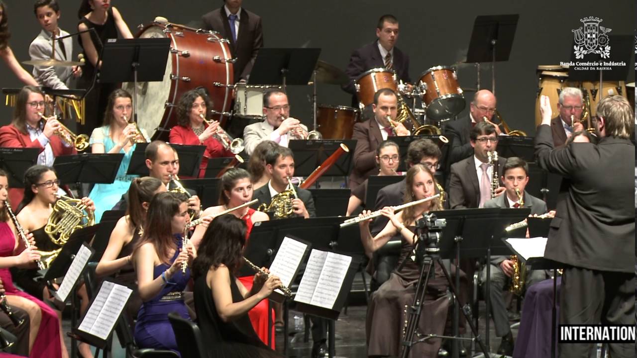 CRUSH by Robert W. Smith  - Conductor: Cormac Ó hAodáin