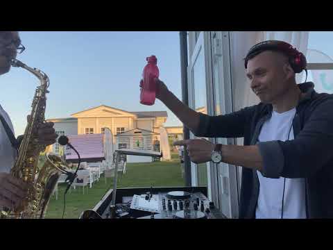 Saxophone improvisation with DJ tracks on the street - Syntheticsax & Dj Oleg Skipper