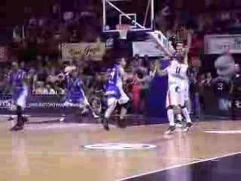 18 17-11-07 BCO-Mons - Bellin draait en scoort.mpg