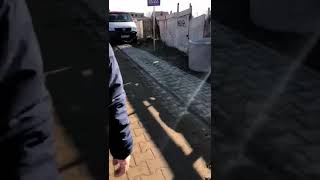 VIDEO Lucrare ”alandala” pe o stradă din Șelimbăr - Nesemnalizată și cu muncitori fără echipament de protecție 1 video
