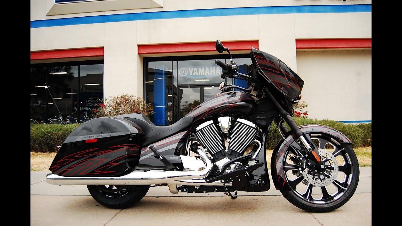 2015 Victory Magnum X-1