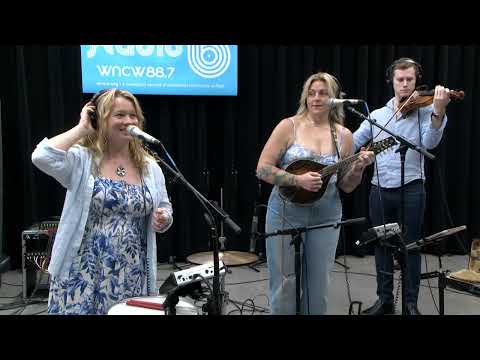 Queen Bee and the Honeylovers - Carolina Moon