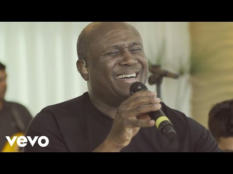 O Amor Está À Porta - Lázaro