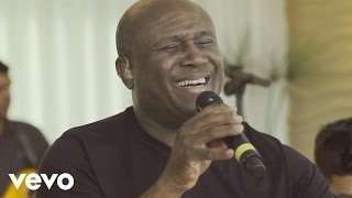 Irmão Lázaro - O Amor Está à Porta