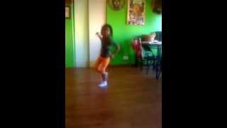 Ishia Dancing To Rumpshaker