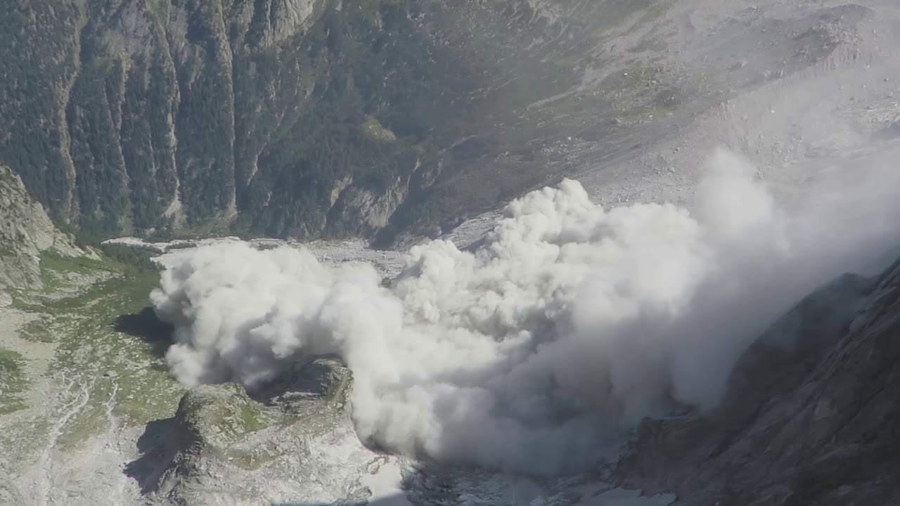 Big rockfall on Piz Cengalo, Switzerland - YouTube
