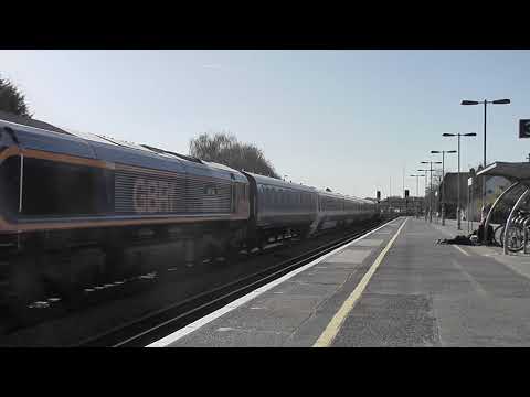 (HD) GBRf 66736 + 465239 pass Tonbridge working 5X65 - 27/3/12