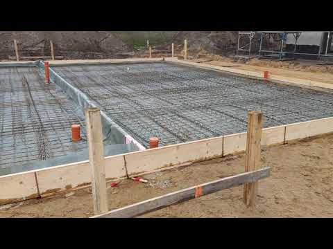 Bodenplatte Doppelhaus vorbereiten zum Gießen mit Bewehrung David M.