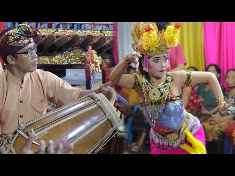 Tabuh Bungan Keneh - Penarinya Ayu