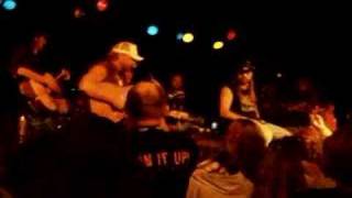 &quot;Love Me If You Can&quot; - Toby Keith &amp; Flynnville Train