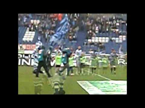 Der FC Rumeln als Einlaufkinder beim MSV Duisburg