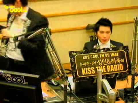 120131 KTR Ryeowook show the paper