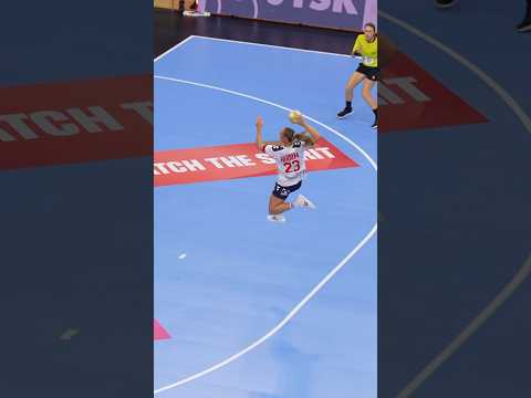 Norwegian fastbreaks are impressive 😨🇳🇴 #handball #håndbold #ehfeuro2024