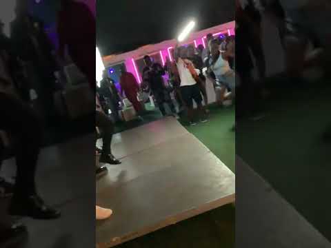 Edy sex na estação do nova vida