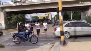 Youtubers le juegan broma a la Policia en Cartagena