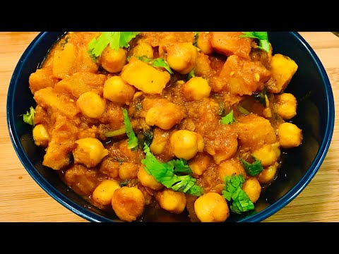 EASY CHICKPEA CURRY WITH POTATOES (USING CANNED BEANS) | QUICK ALOO CHANA MASALA RECIPE
