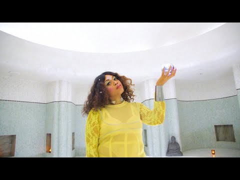 Suzi Analogue - Way Outta [Official Music Video]