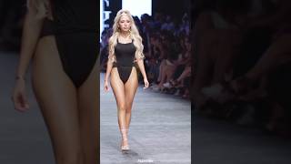 #swimming #swimsuit #beachwear #tiktok #trending #swimwear #bikini #weak#bikini #balenciaga