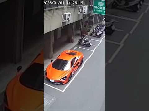 冷氣室外機掉下來，超跑能撐住嗎？｜虛構情境分析Falling AC Unit Hits a Supercar? | Hypothetical Scenario