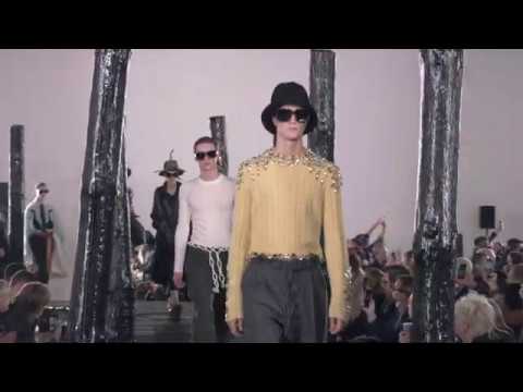 LOEWE Fall Winter 2020 men's runway collection