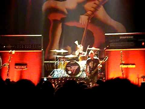 Seether - Clutch Cargo, Pontiac, MI May 2011